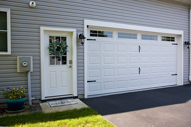 24/7 Emergency Garage Door Panel Replacement experts in Greenup, IL